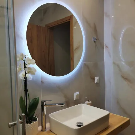 Nely's Luxury * 奈德里